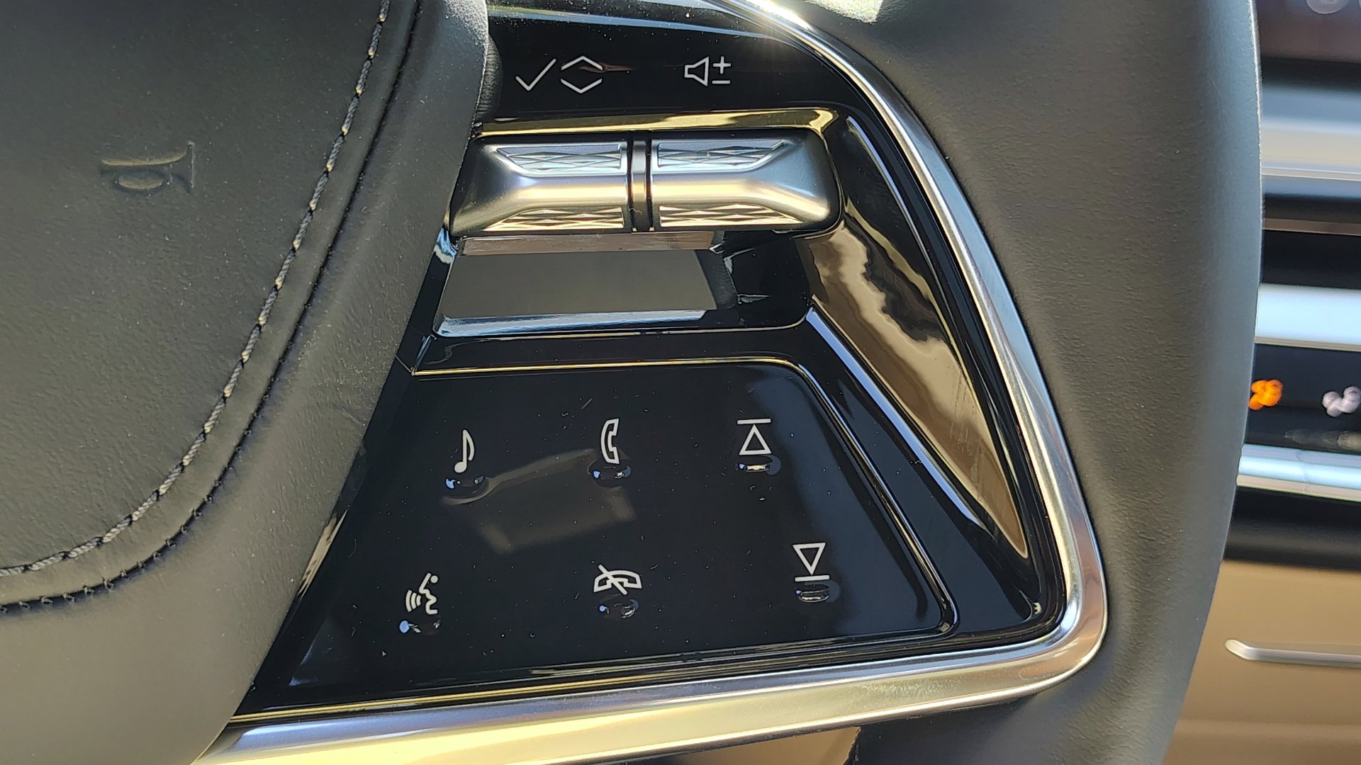 New 2026 Cadillac Lyriq Signature Luxury image 15