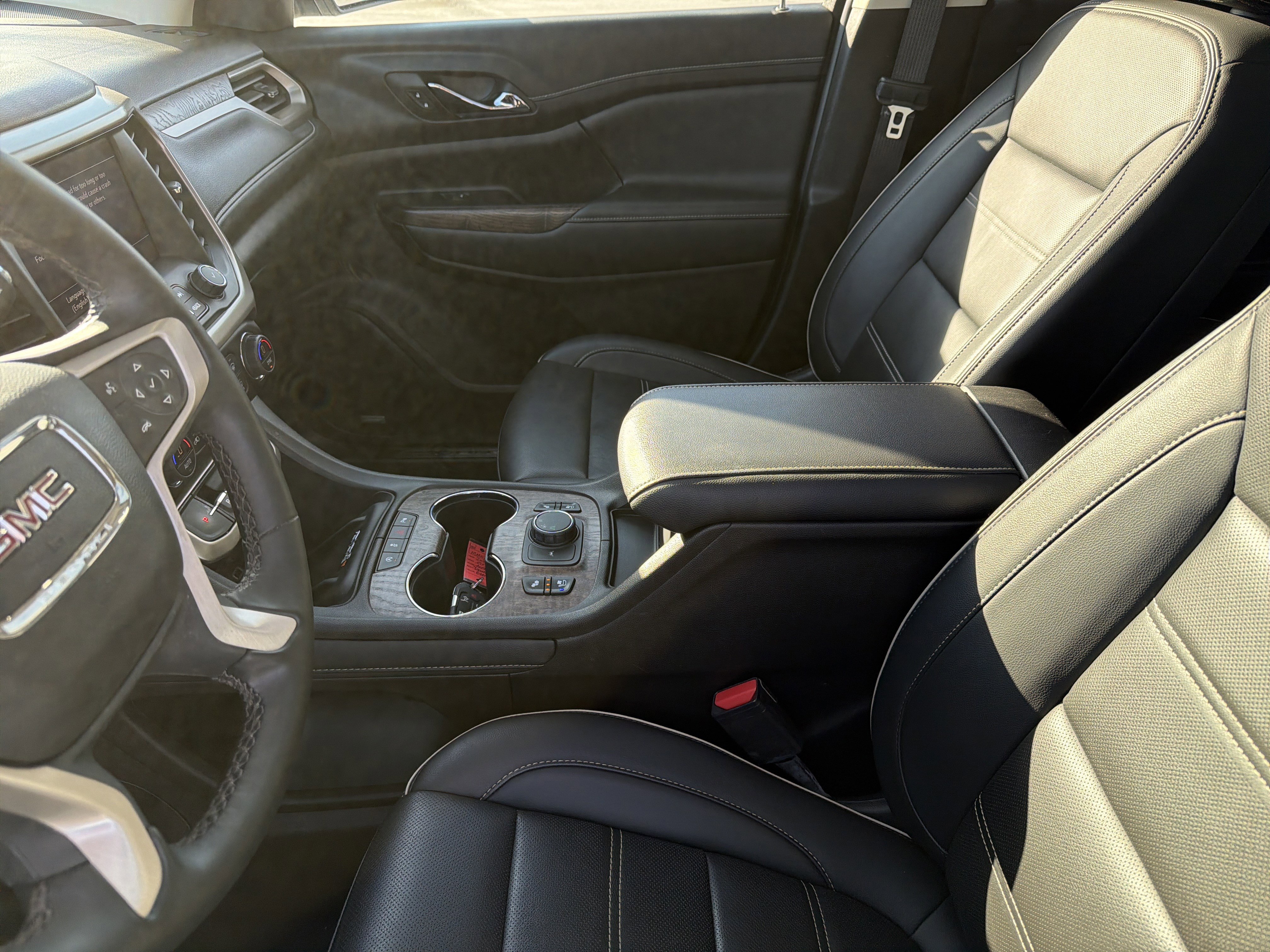 Used 2023 GMC Acadia Denali w/ Denali Technology Package image 21