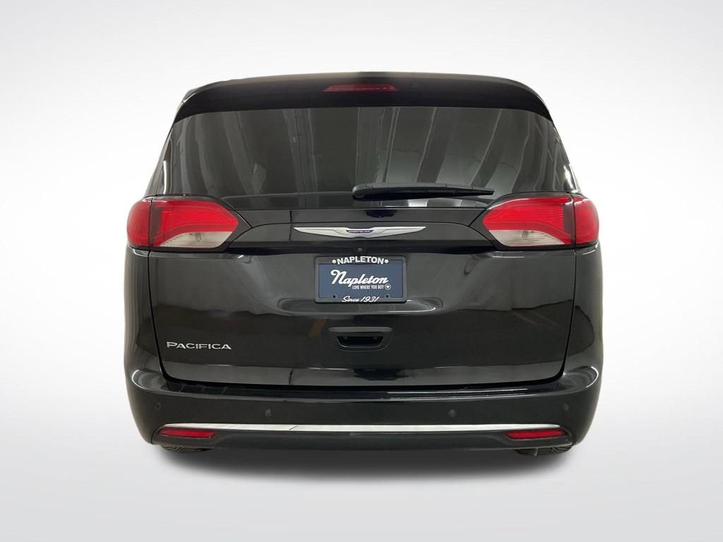 Used 2020 Chrysler Pacifica Touring-L FWD image 21