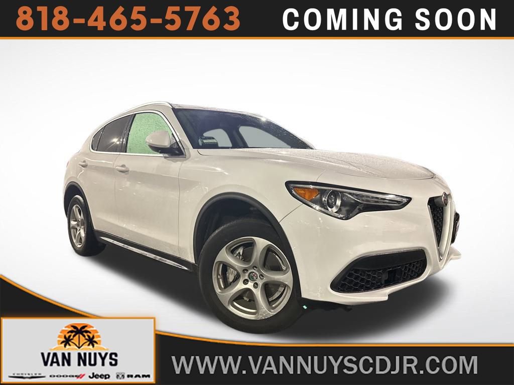 Used 2020 Alfa Romeo Stelvio Base image 1
