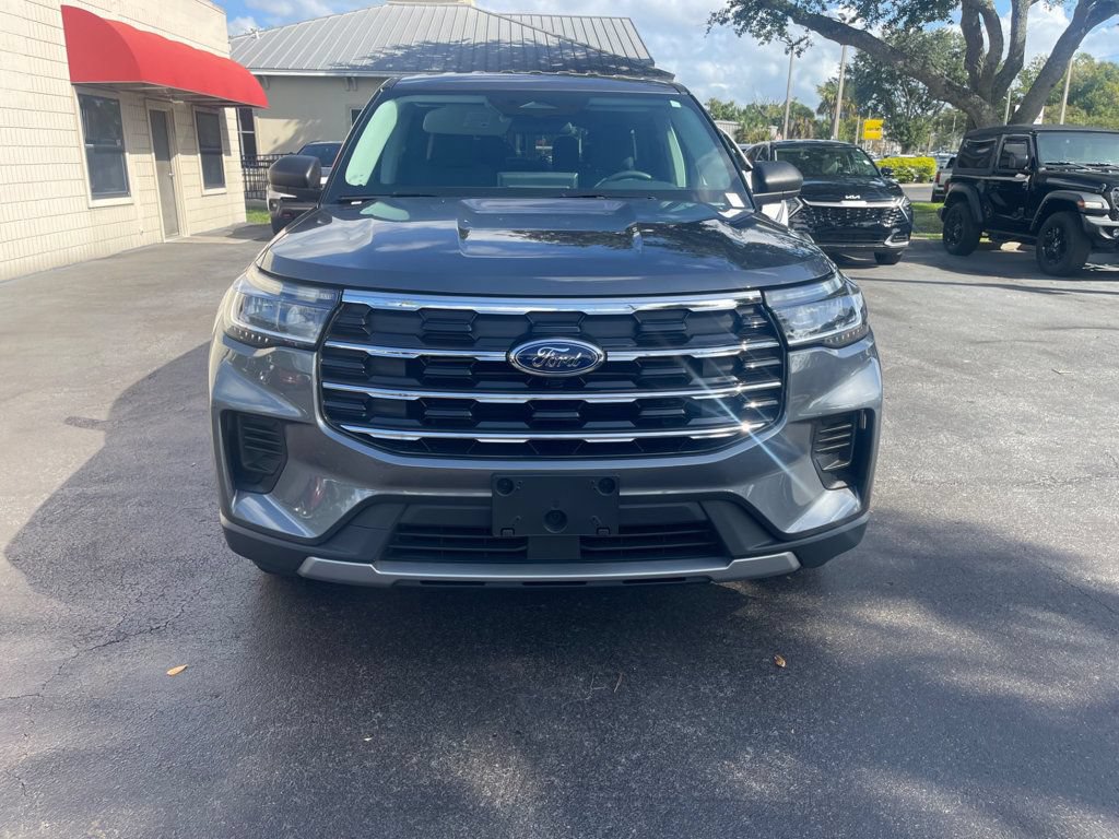 Used 2026 Ford Explorer Active RWD image 9