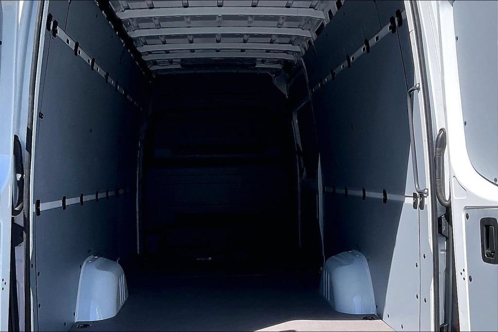New 2026 Mercedes-Benz Sprinter 2500 image 10