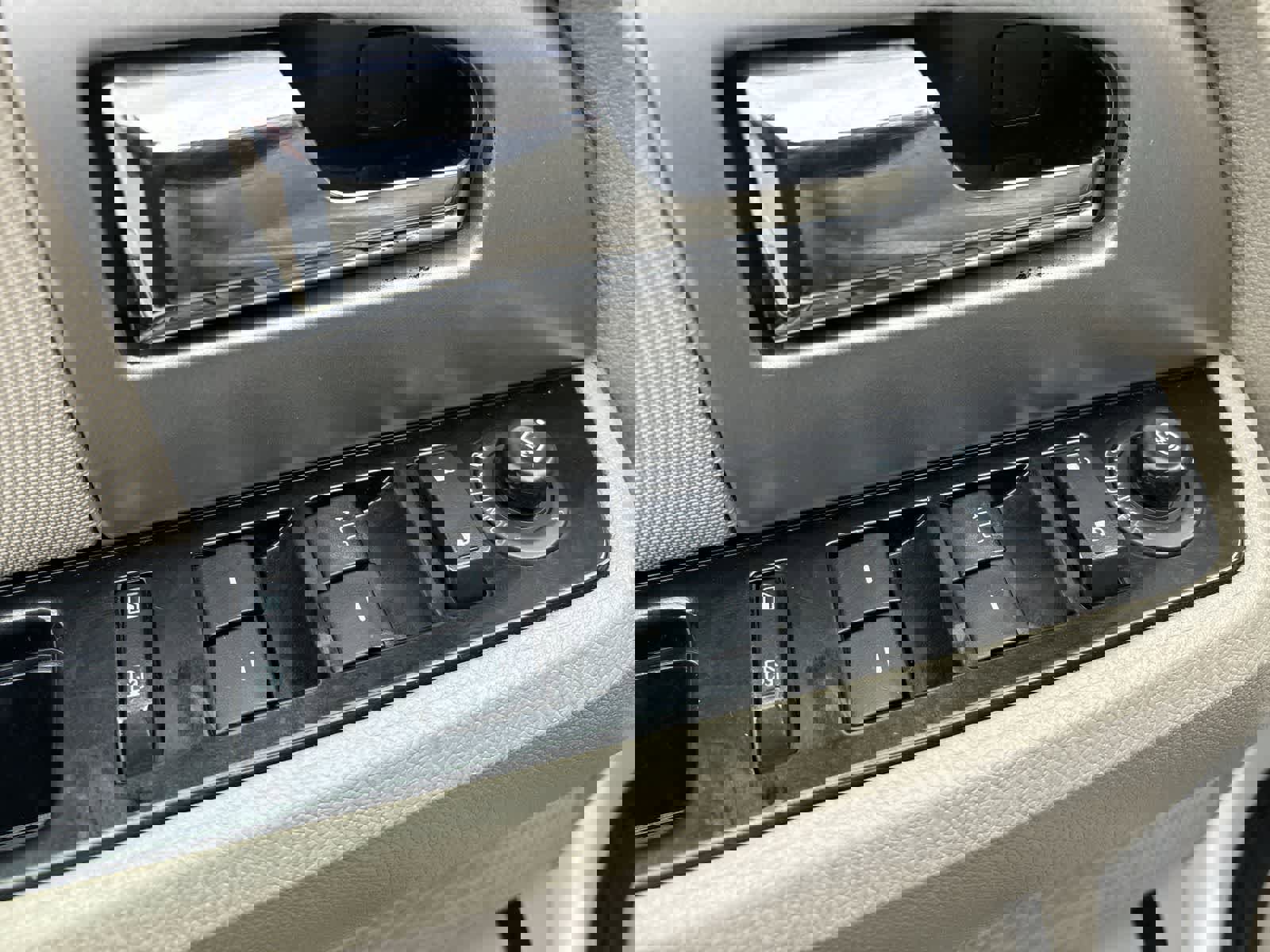 Used 2013 Ford Expedition Limited AWD/4WD image 12