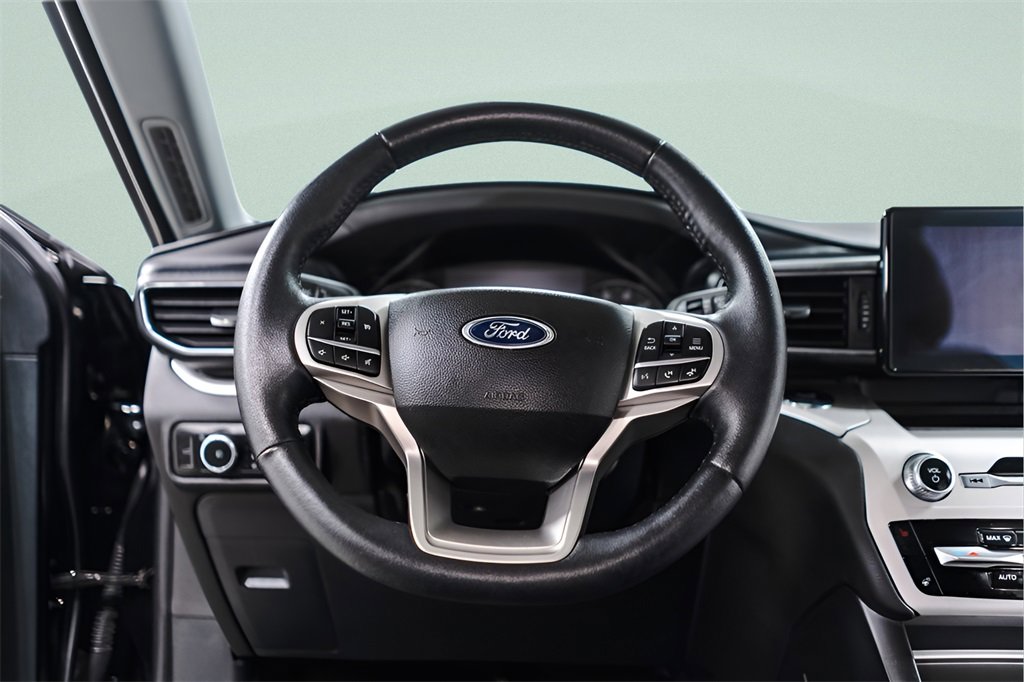 Used 2023 Ford Explorer XLT w/ Equipment Group 202A image 10