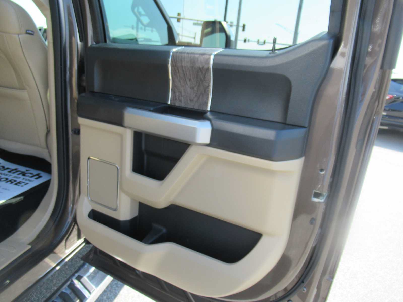 Used 2017 Ford F350 Lariat w/ Chrome Package AWD/4WD image 19
