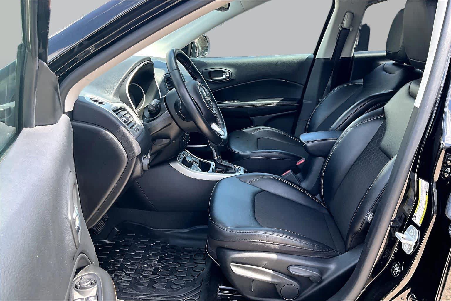 Used 2020 Jeep Compass Latitude AWD/4WD image 10