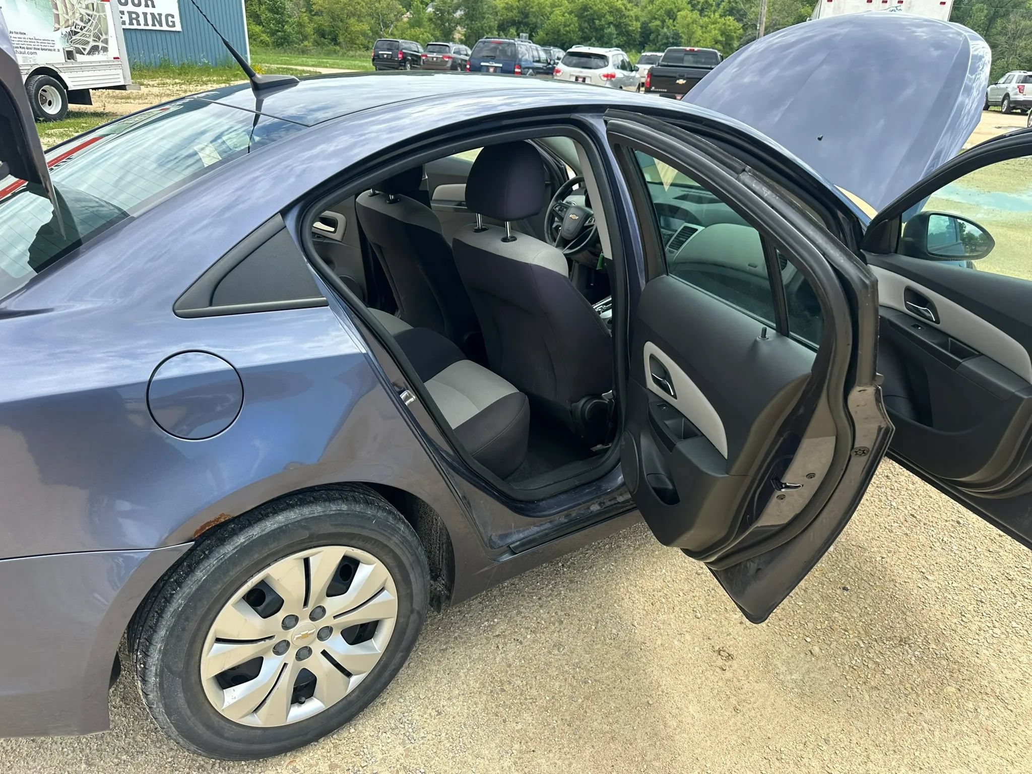 Used 2013 Chevrolet Cruze LS FWD image 12