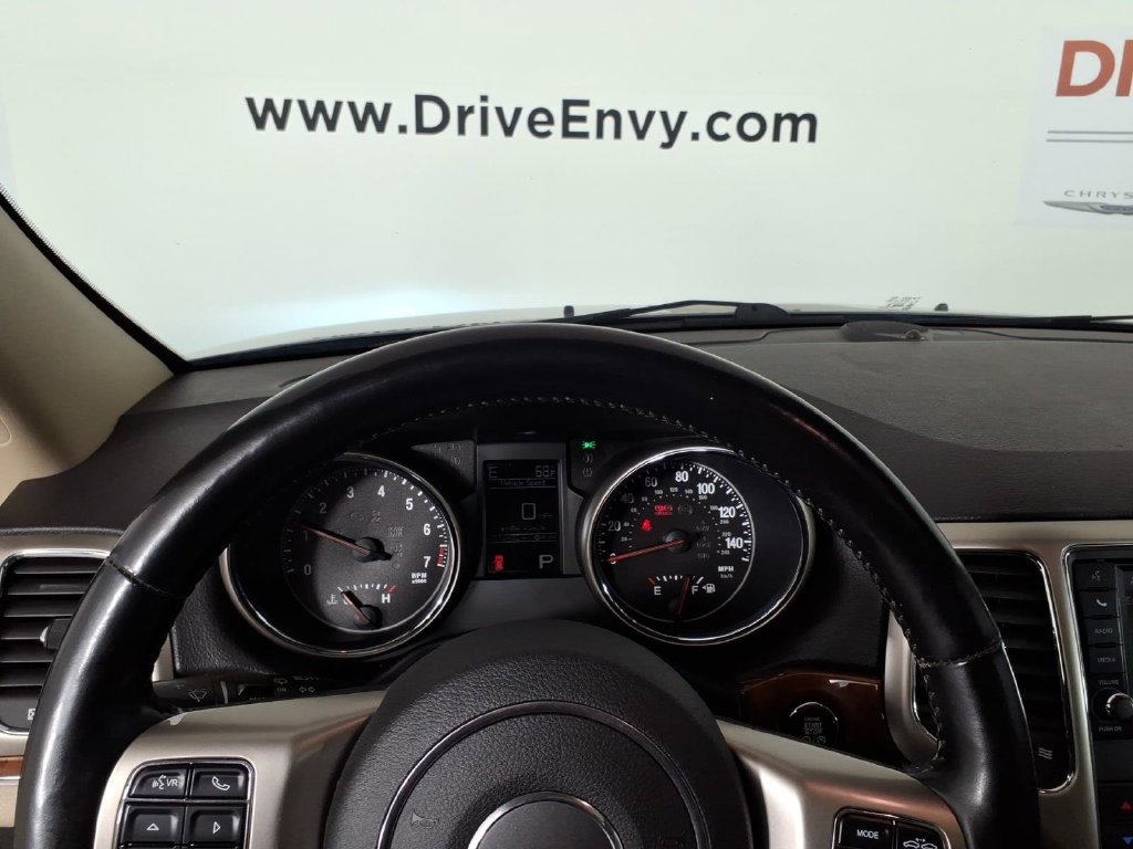 Used 2011 Jeep Grand Cherokee Limited w/ Trailer Tow Group IV AWD/4WD image 24