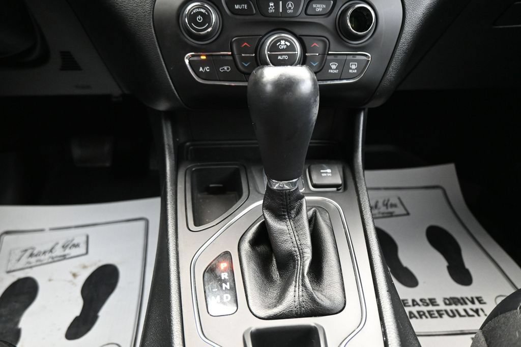 Used 2022 Jeep Cherokee Latitude Lux FWD image 20