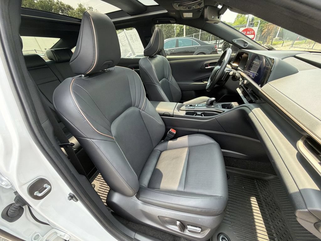 Used 2023 Toyota Crown Platinum AWD/4WD image 22