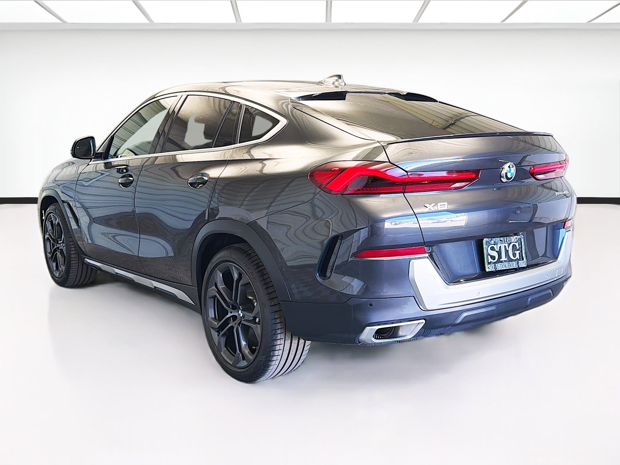 Used 2023 BMW X6 xDrive40i w/ Premium Package AWD/4WD image 6