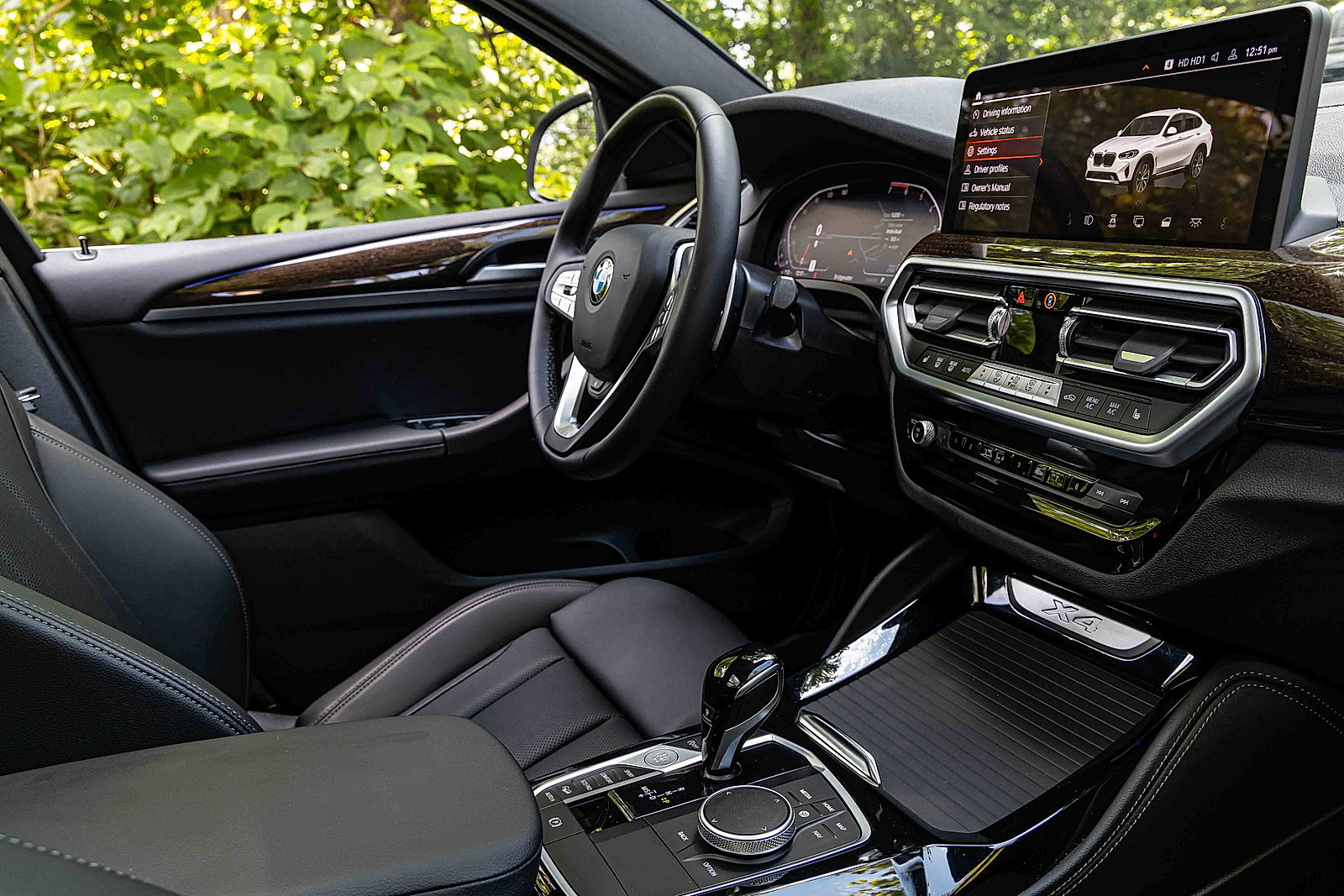 Used 2024 BMW X4 xDrive30i w/ Parking Assistance Package image 27