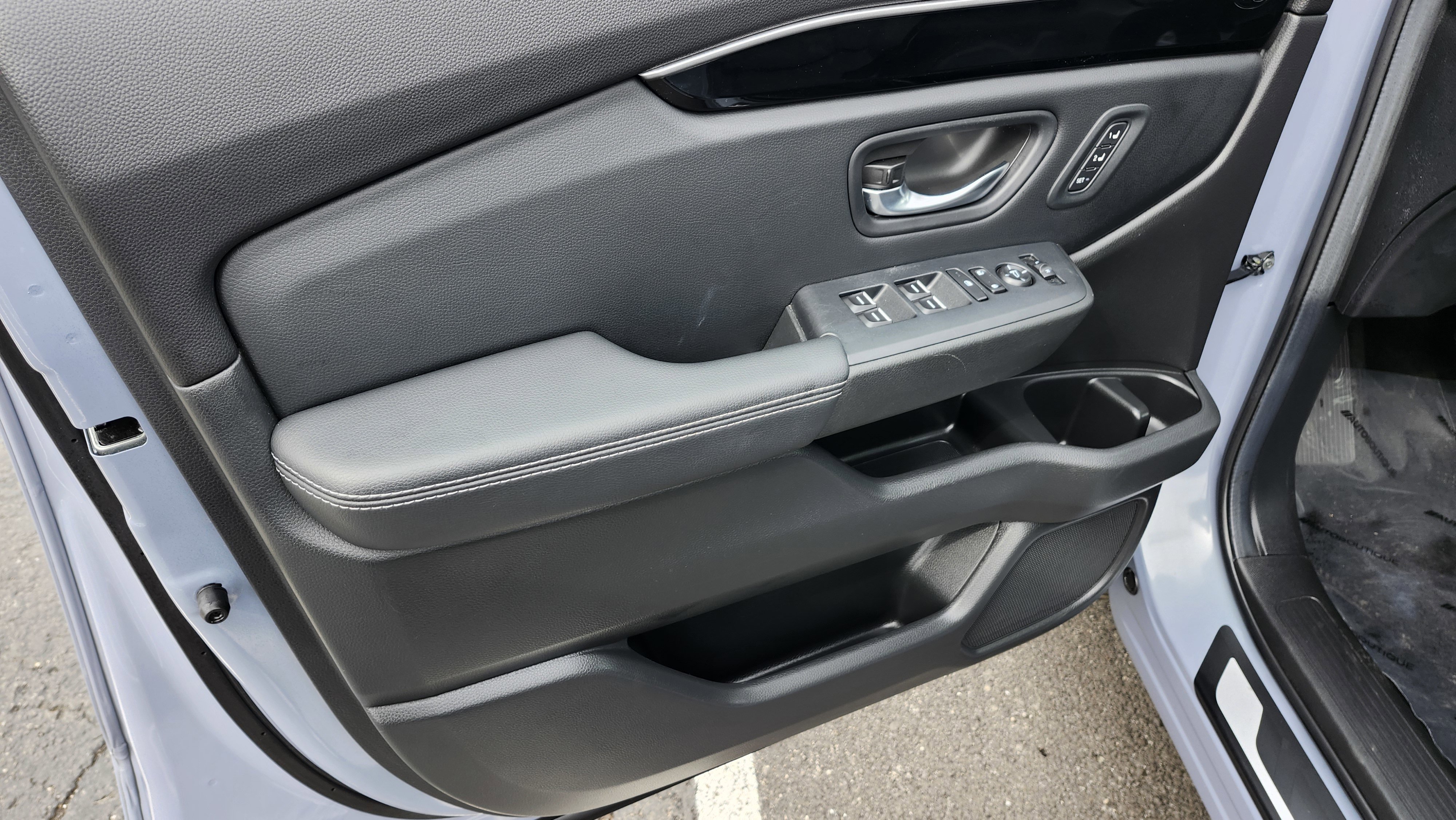 Used 2024 Honda Pilot Touring image 30