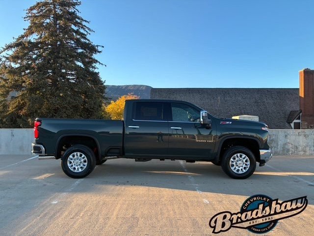 New 2026 Chevrolet Silverado 3500 LTZ w/ LTZ Convenience Package AWD/4WD image 3
