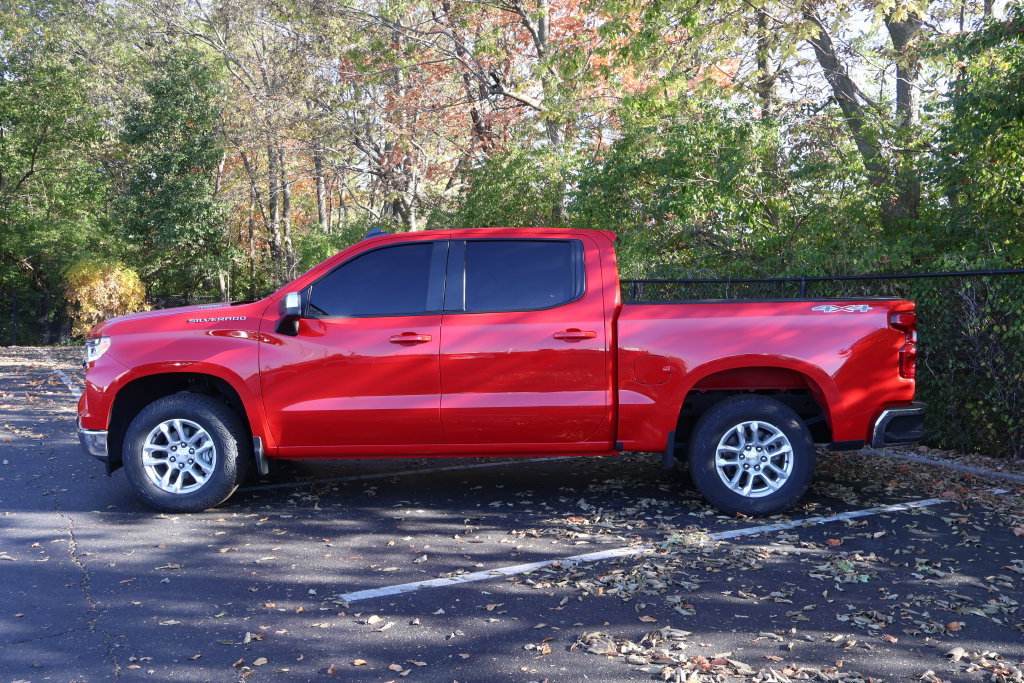 Certified 2024 Chevrolet Silverado 1500 LT AWD/4WD image 4