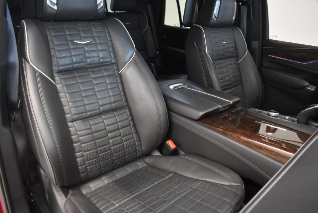 Used 2022 Cadillac Escalade Sport Platinum AWD/4WD image 6