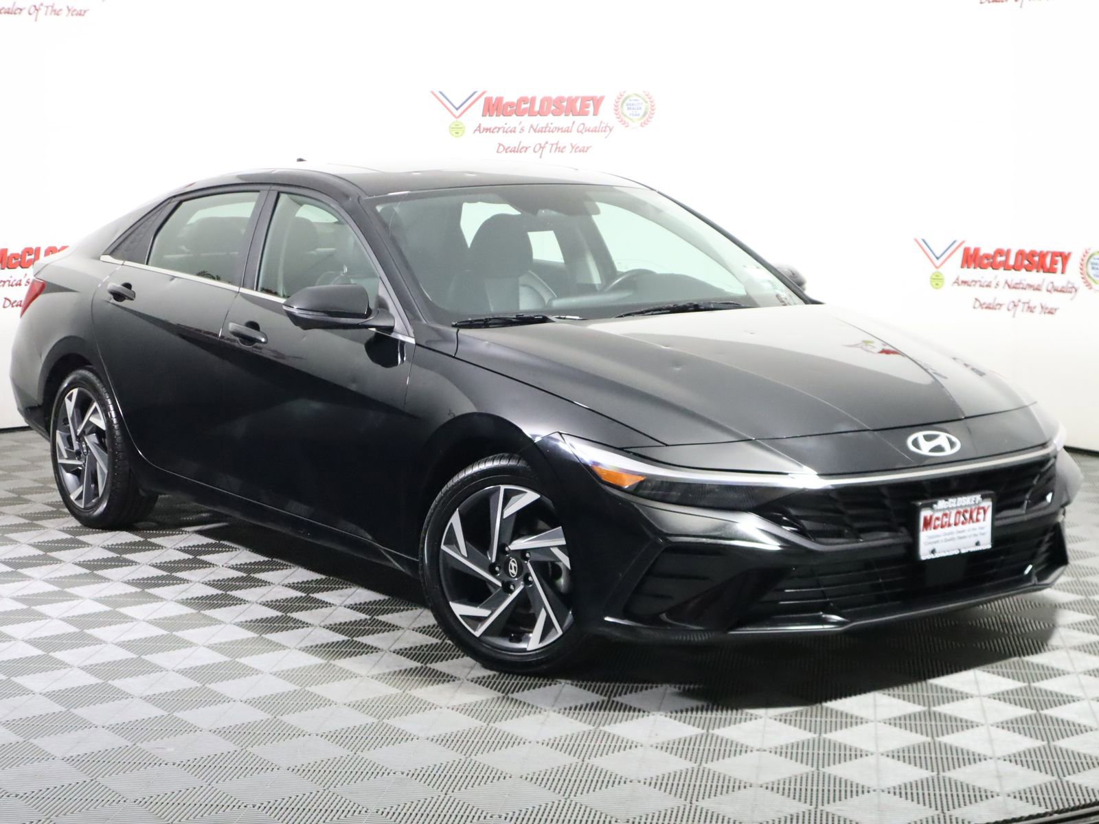 Used 2024 Hyundai Elantra Limited image 2