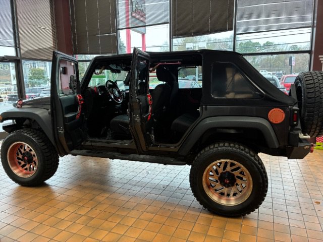 Used 2018 Jeep Wrangler Unlimited Sport w/ Connectivity Group AWD/4WD image 6