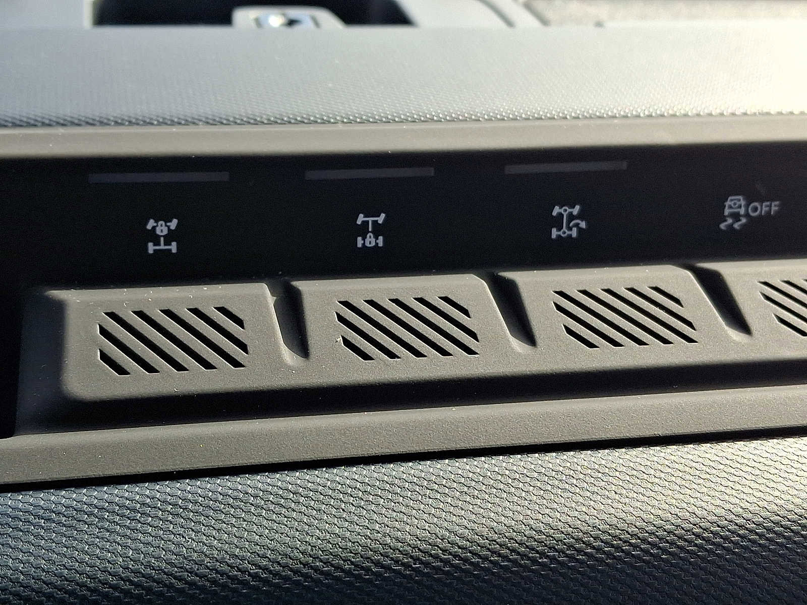 New 2025 Ford Bronco Heritage Edition image 18