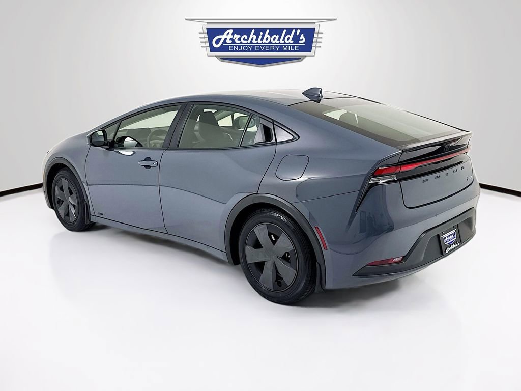 Used 2024 Toyota Prius LE image 4