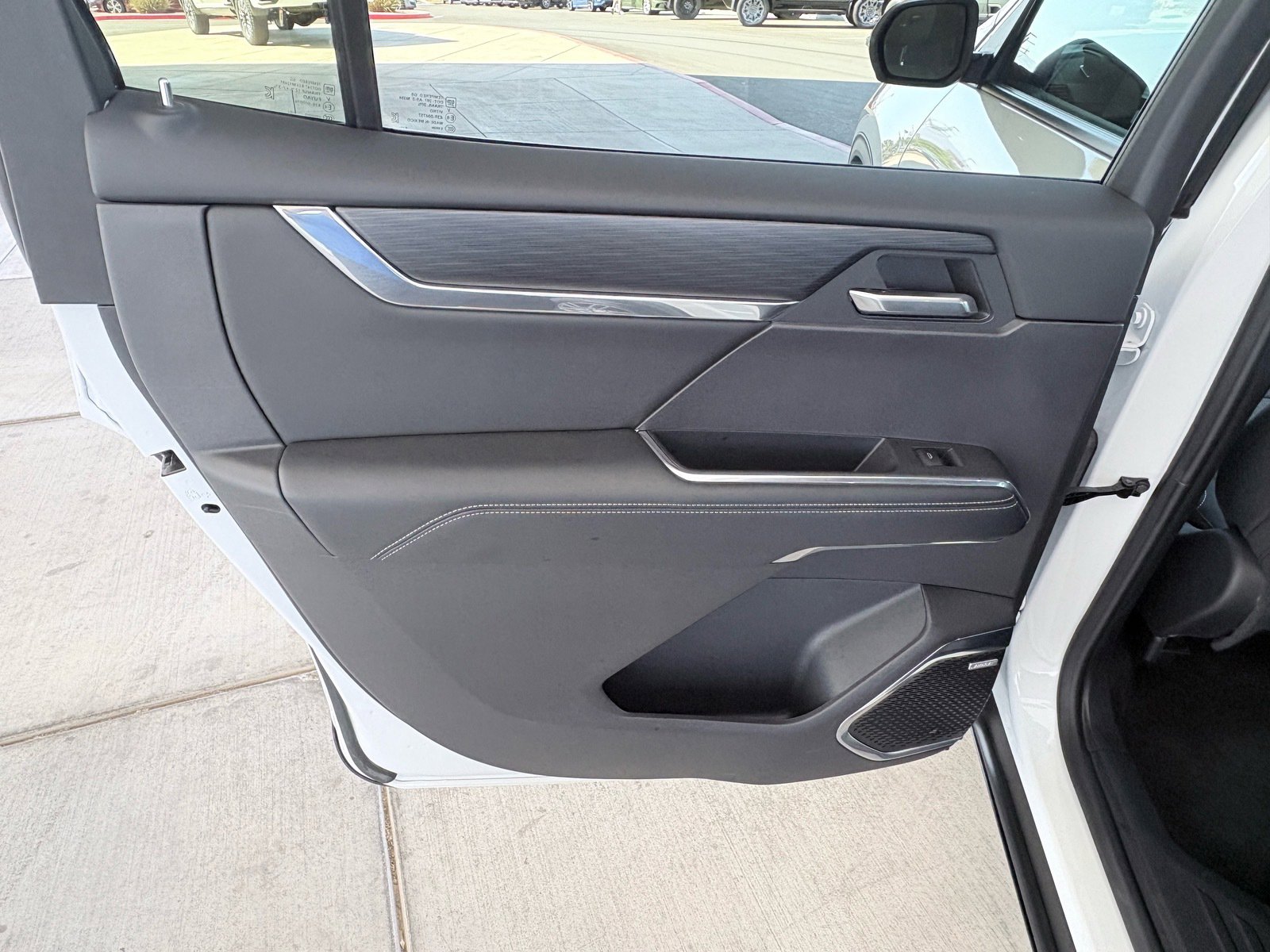 Used 2025 GMC Acadia Elevation image 18