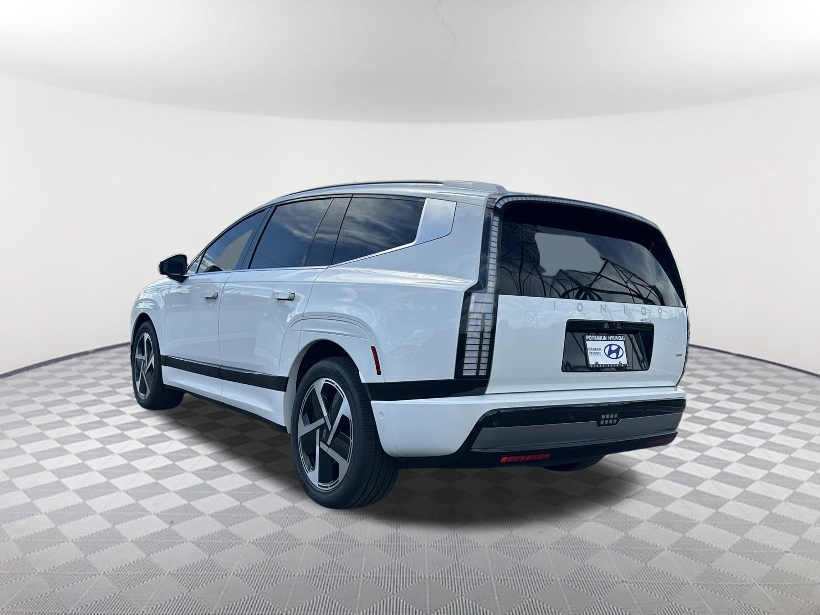 New 2026 Hyundai Ioniq 9 Calligraphy image 8