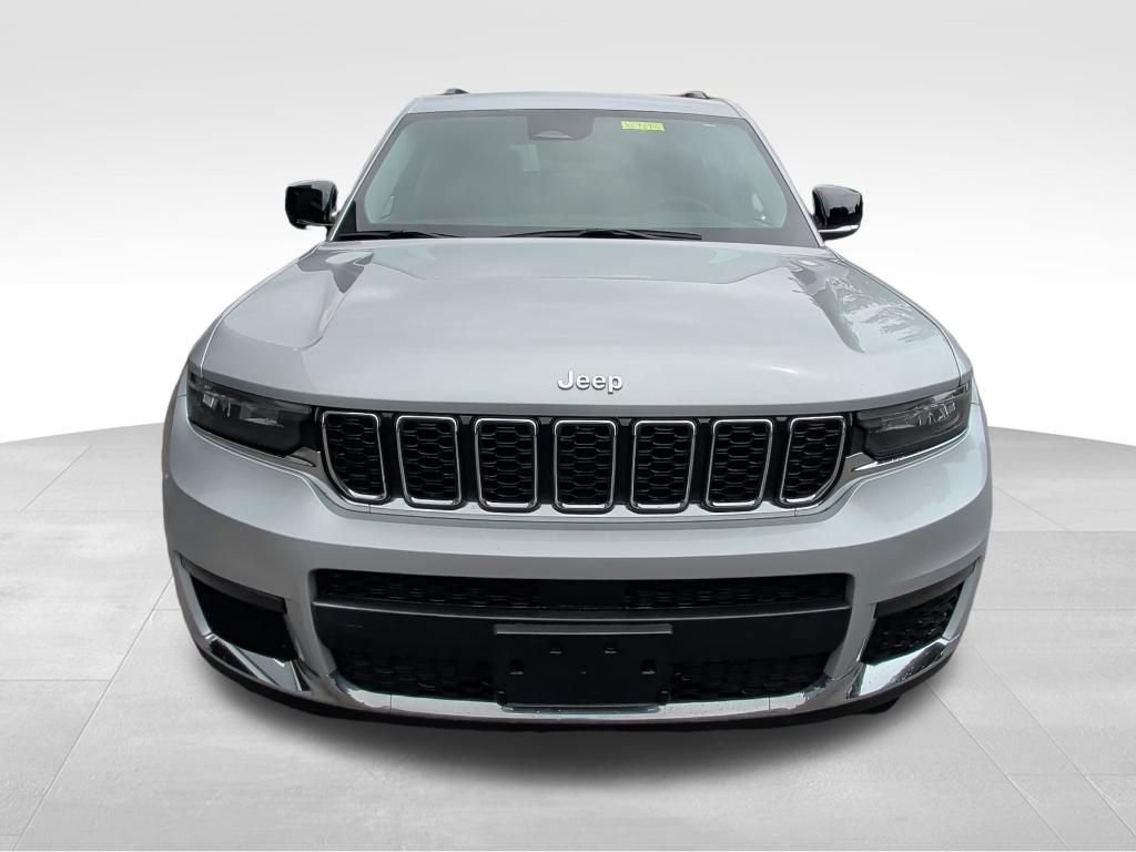 Used 2023 Jeep Grand Cherokee L Limited AWD/4WD image 8