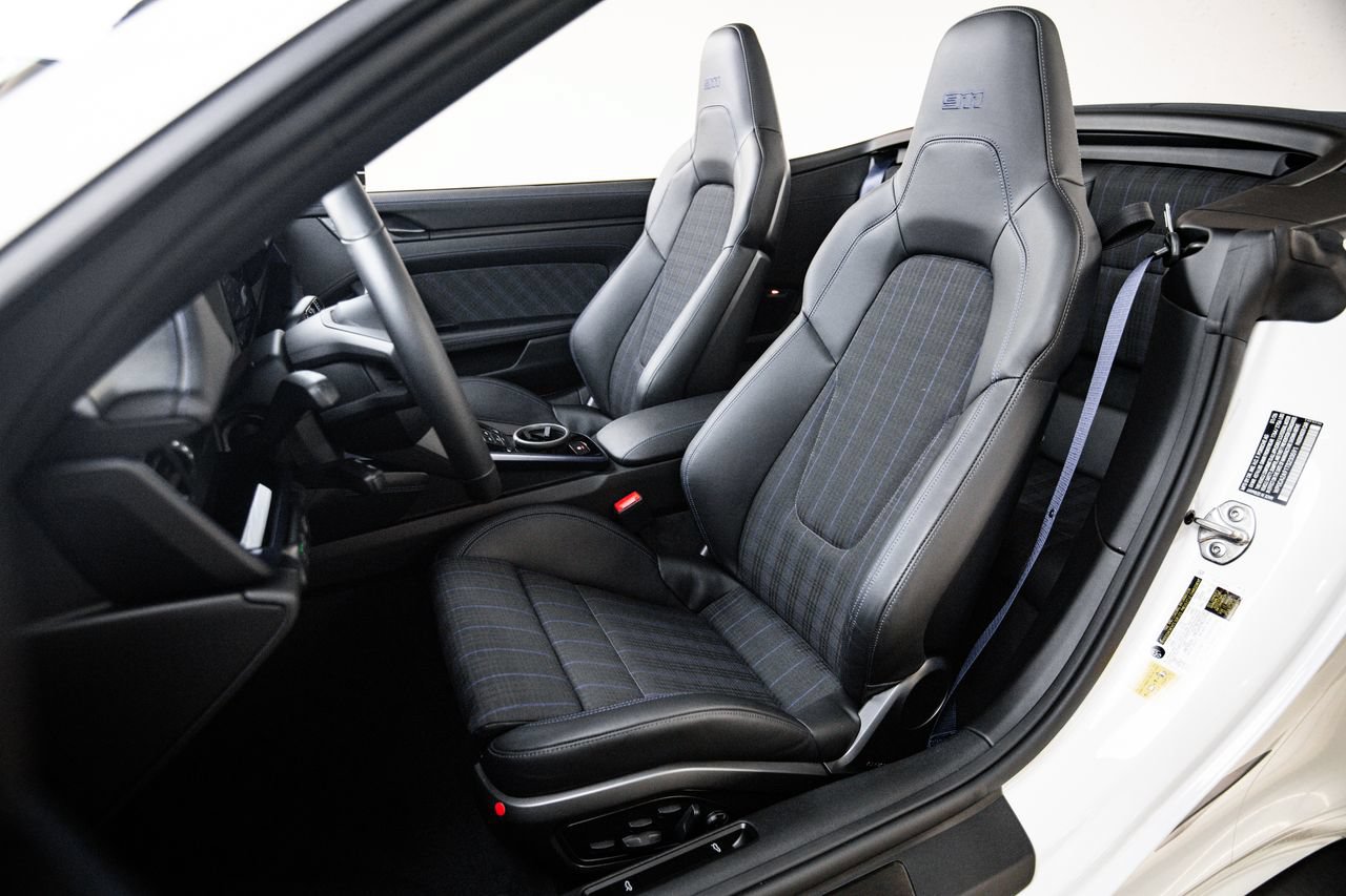 Certified 2026 Porsche 911 Carrera T RWD image 5