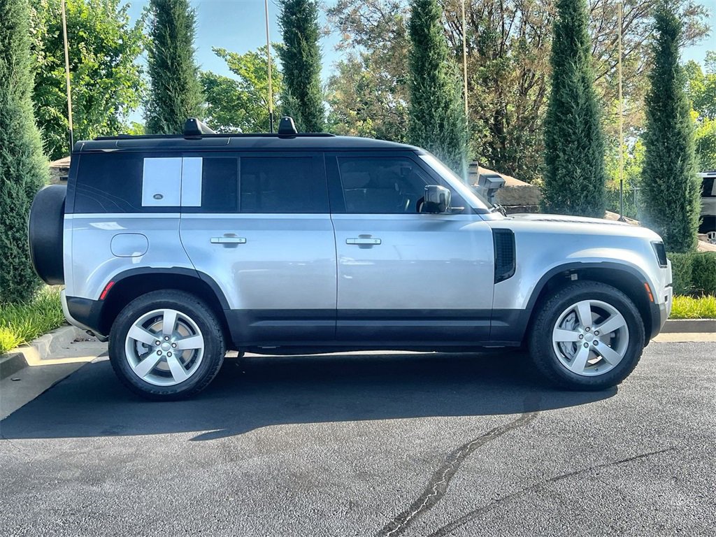 Used 2020 Land Rover Defender 110 First Edition image 6