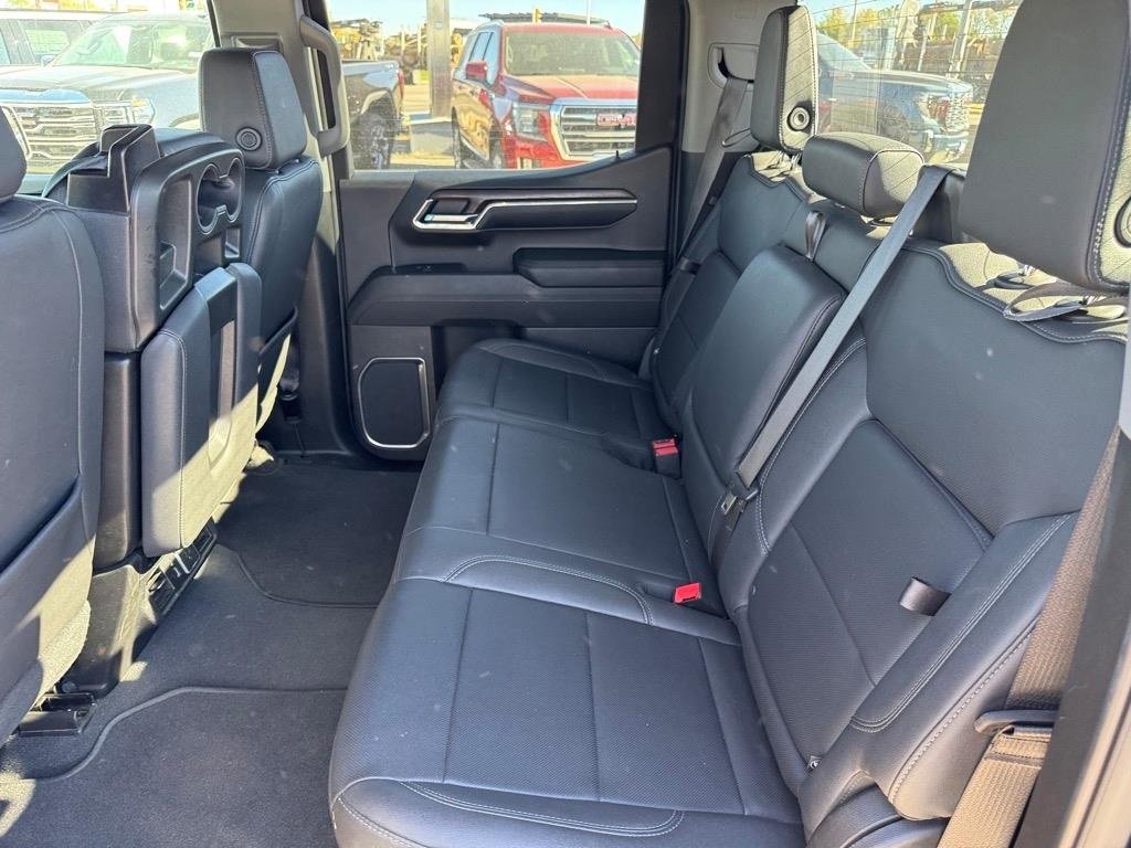 Used 2024 GMC Sierra 1500 SLT image 8