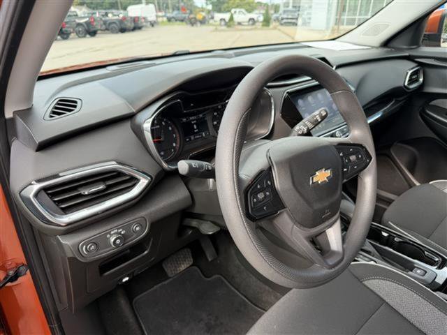 Certified 2022 Chevrolet TrailBlazer LT w/ Convenience Package image 2