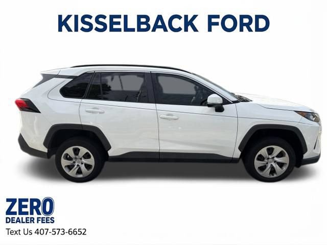 Used 2021 Toyota RAV4 LE FWD image 2