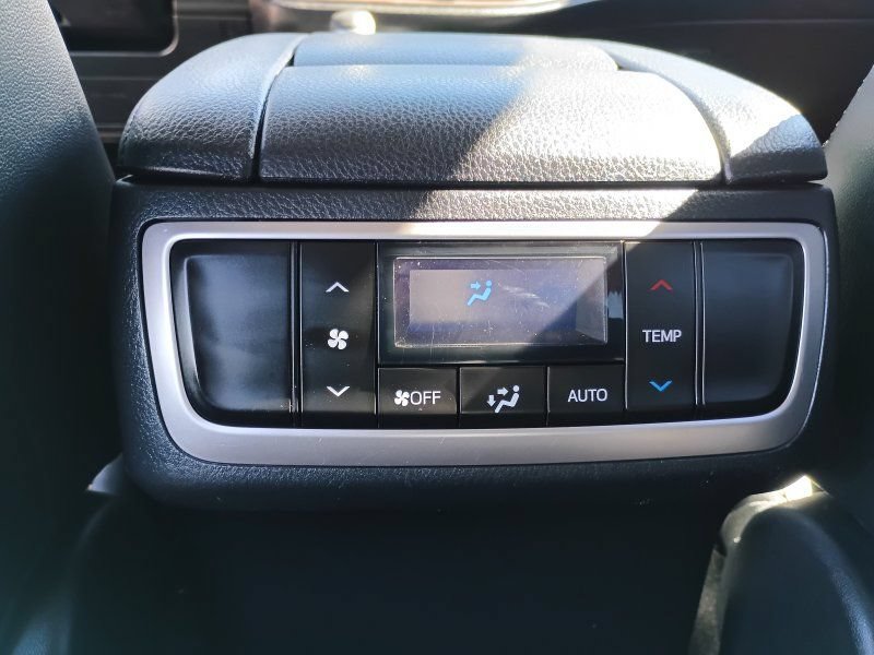 Used 2018 Toyota Highlander Limited AWD/4WD image 25