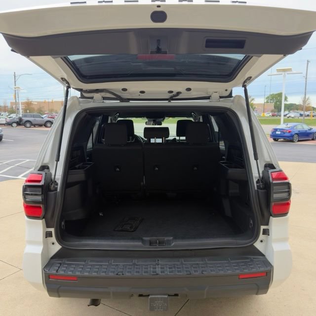 Used 2025 Toyota 4Runner SR5 AWD/4WD image 13
