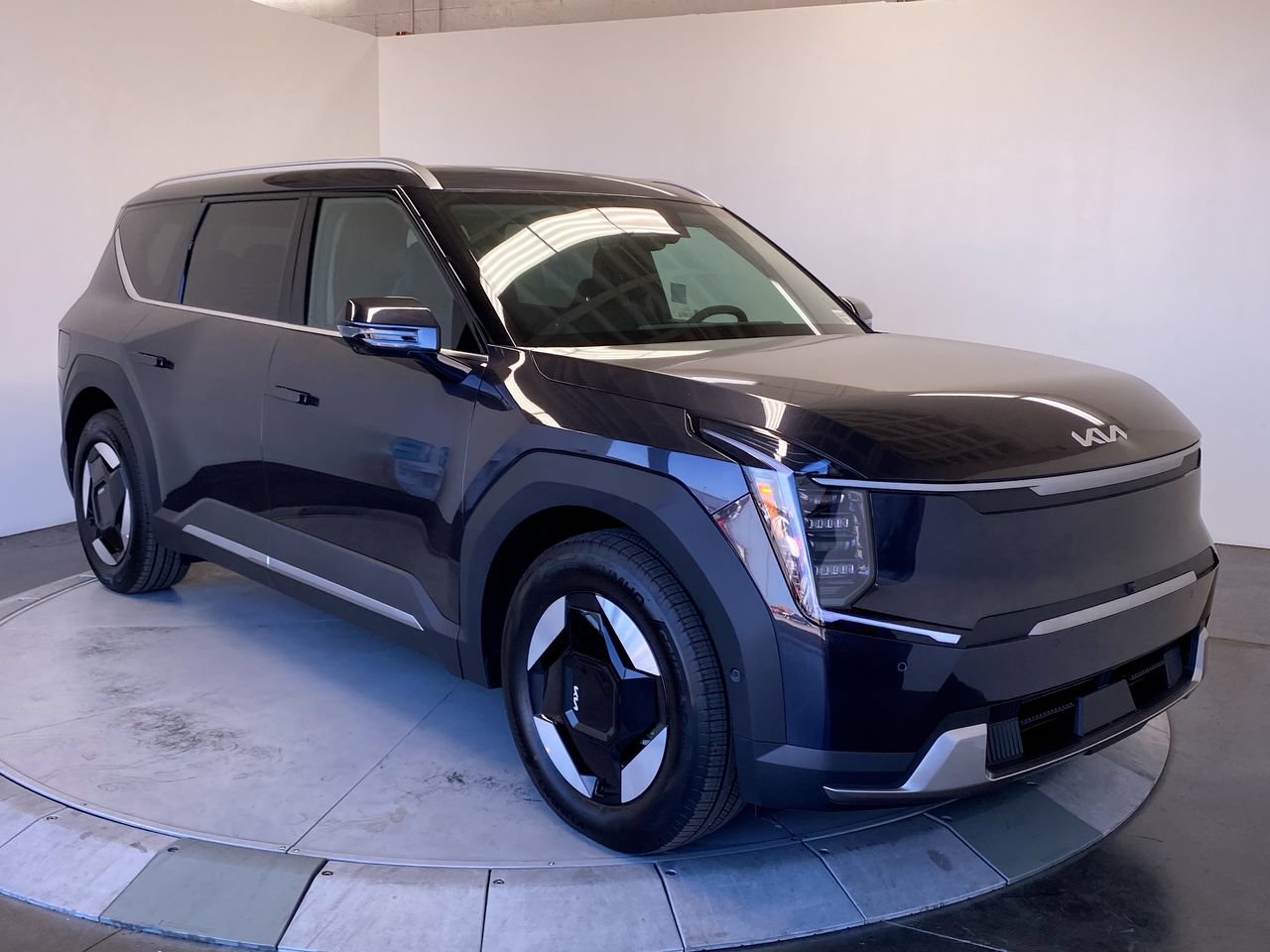 New 2026 Kia EV9 Wind AWD/4WD image 7