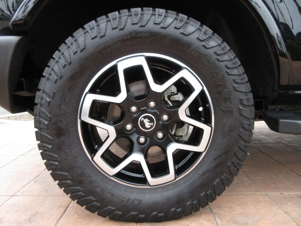 Certified 2022 Ford Bronco Outer Banks AWD/4WD image 8