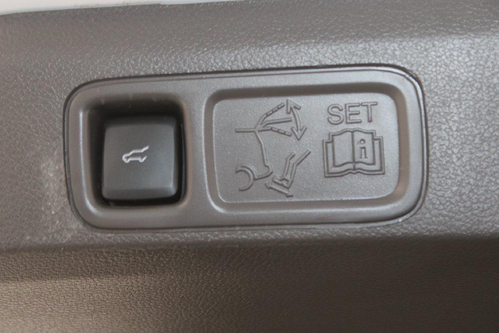 Used 2023 Lincoln Navigator Reserve AWD/4WD image 21