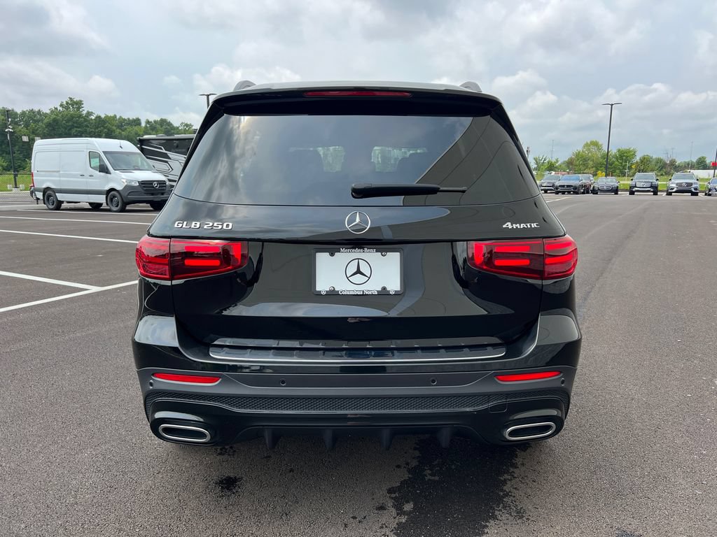 Used 2024 Mercedes-Benz GLB 250 4MATIC image 7