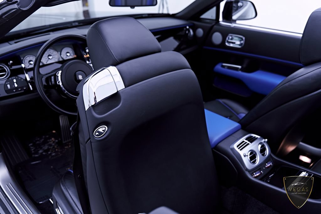 Used 2019 Rolls-Royce Dawn RWD image 60