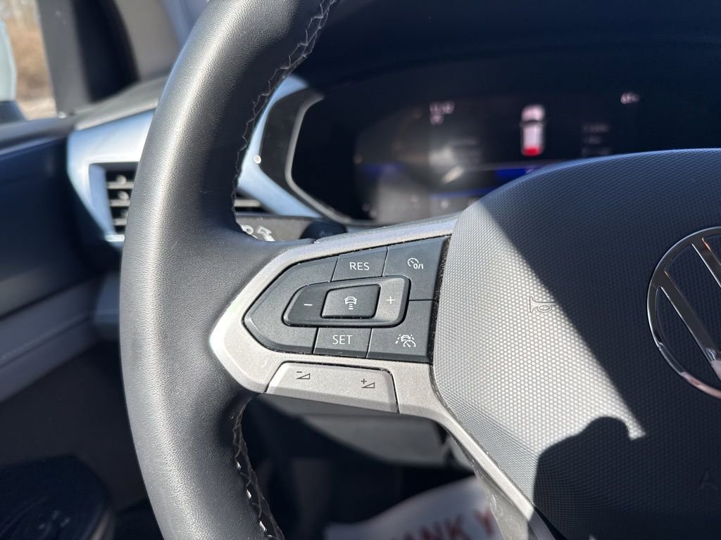 Used 2024 Volkswagen Taos SE image 17