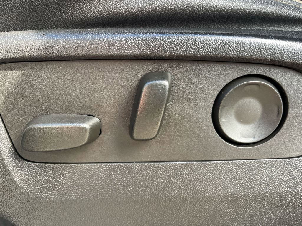 Used 2021 Chevrolet Suburban Premier w/ Premium Package image 10