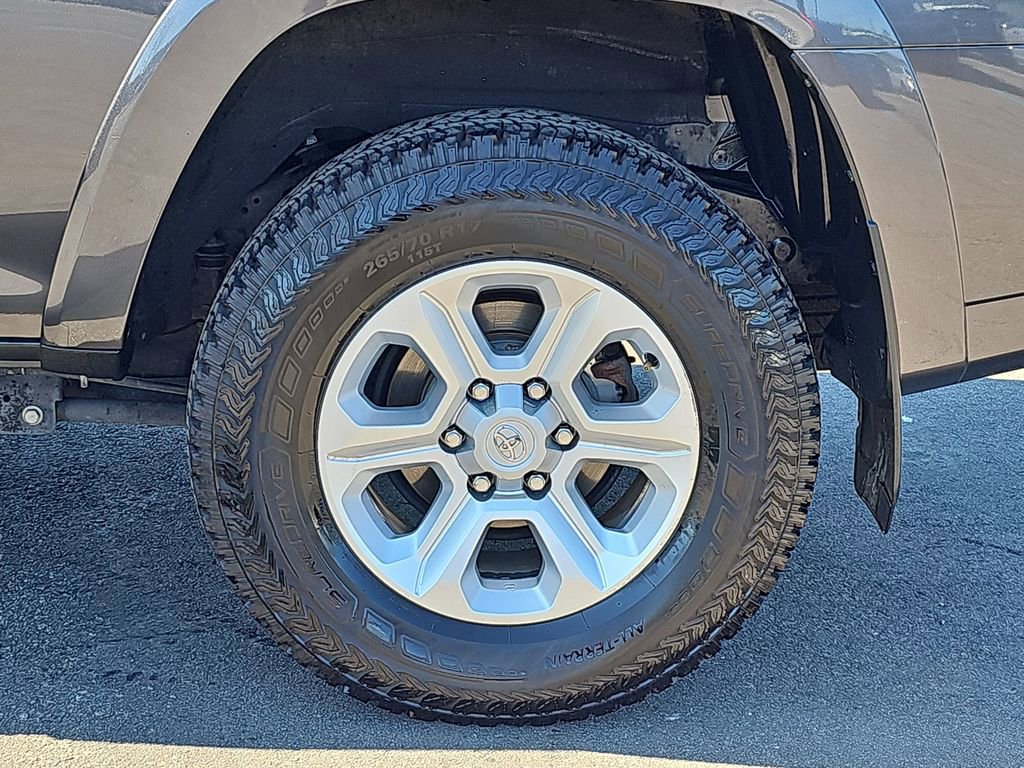 Used 2023 Toyota 4Runner SR5 AWD/4WD image 35