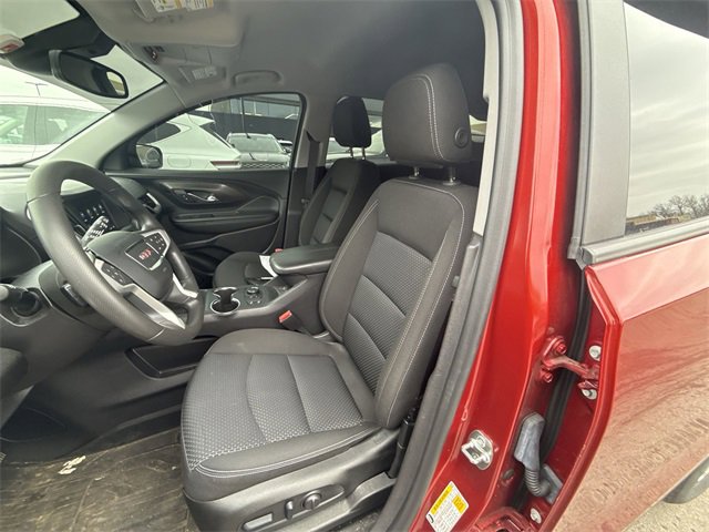 Used 2024 GMC Terrain SLE w/ Driver Convenience Package image 11