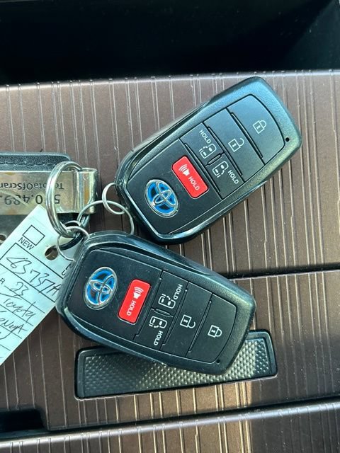 Certified 2023 Toyota Sienna LE FWD image 63