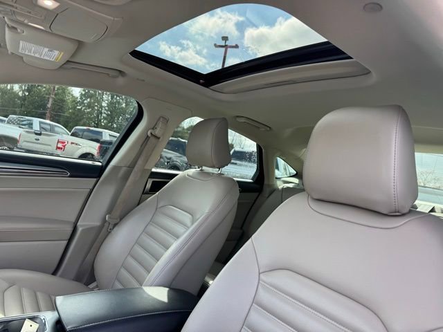 Used 2020 Ford Fusion SEL image 21