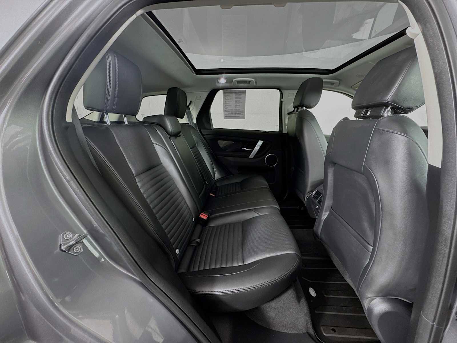 Used 2024 Land Rover Discovery Sport S image 27