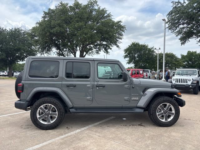 Used 2018 Jeep Wrangler Unlimited Sahara AWD/4WD image 4