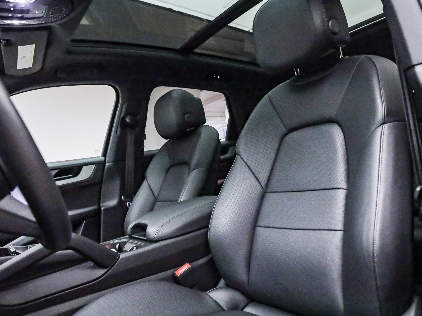 Used 2025 Porsche Cayenne image 5