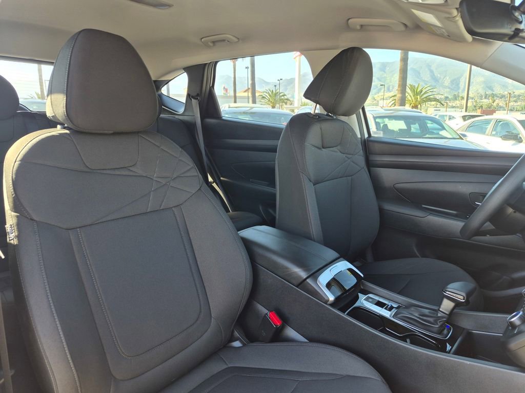 Used 2025 Hyundai Tucson SE image 34