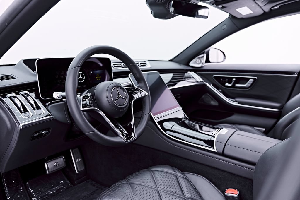 Used 2023 Mercedes-Benz Maybach S 580 4MATIC image 2